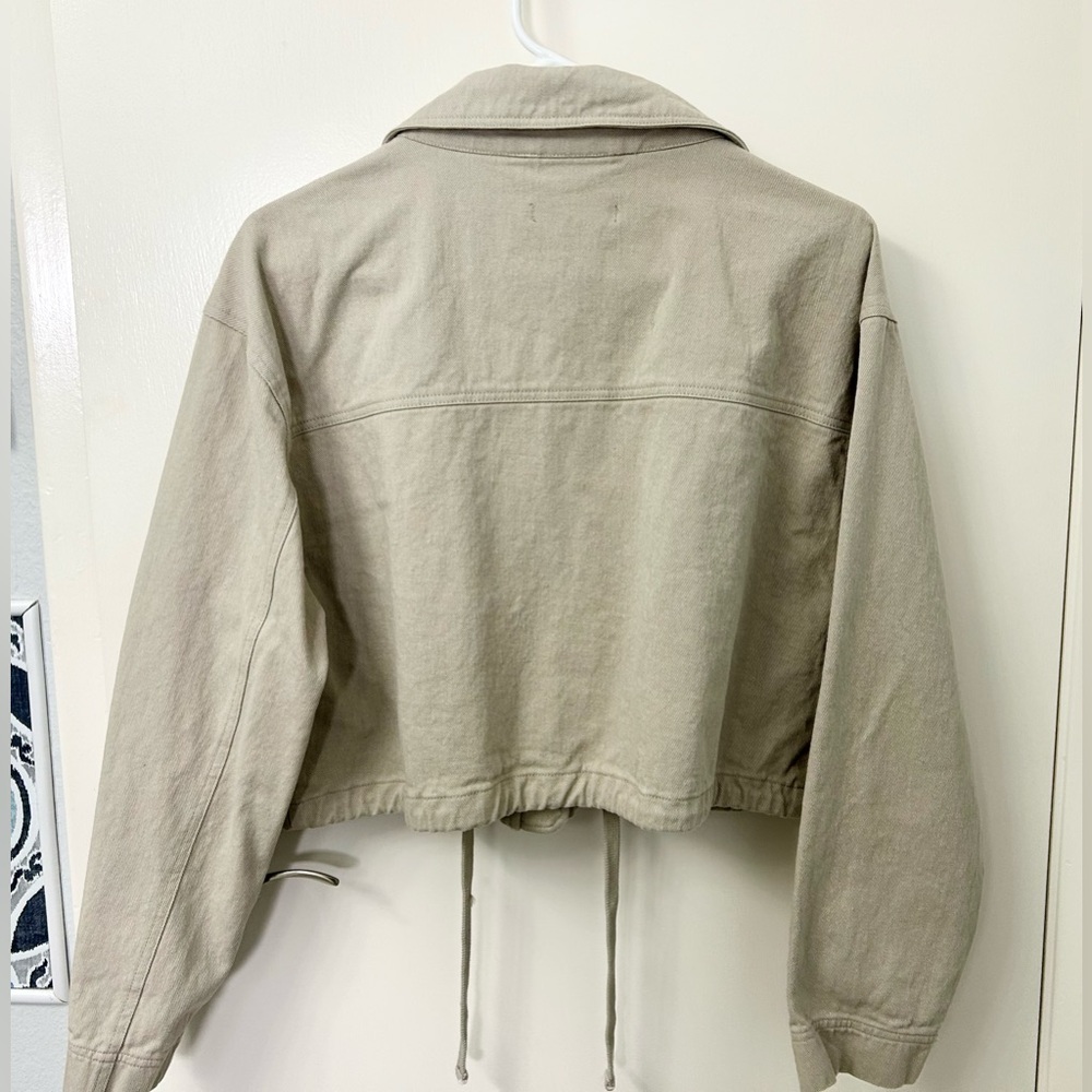 Lulu's Beige Cropped Utility Jacket Sz Large - Picture 2 of 5